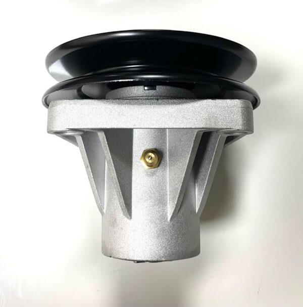 Spindle Assembly With Pulley for MTD: 618-0116, 618-0116B, 618-0116C, 618-0116P, 918-0116B, 918-0116C, 918-0116P - Image 4